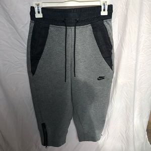 Cropped Nike athletic pants